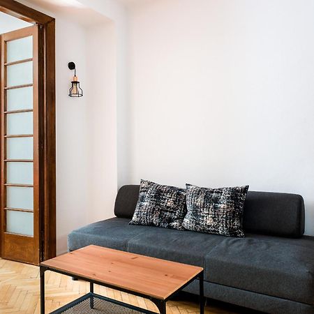 Heart Of Downtown 3 Rooms Apartment Self Check In Bucureşti Ngoại thất bức ảnh