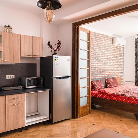 Heart Of Downtown 3 Rooms Apartment Self Check In Bucureşti Ngoại thất bức ảnh