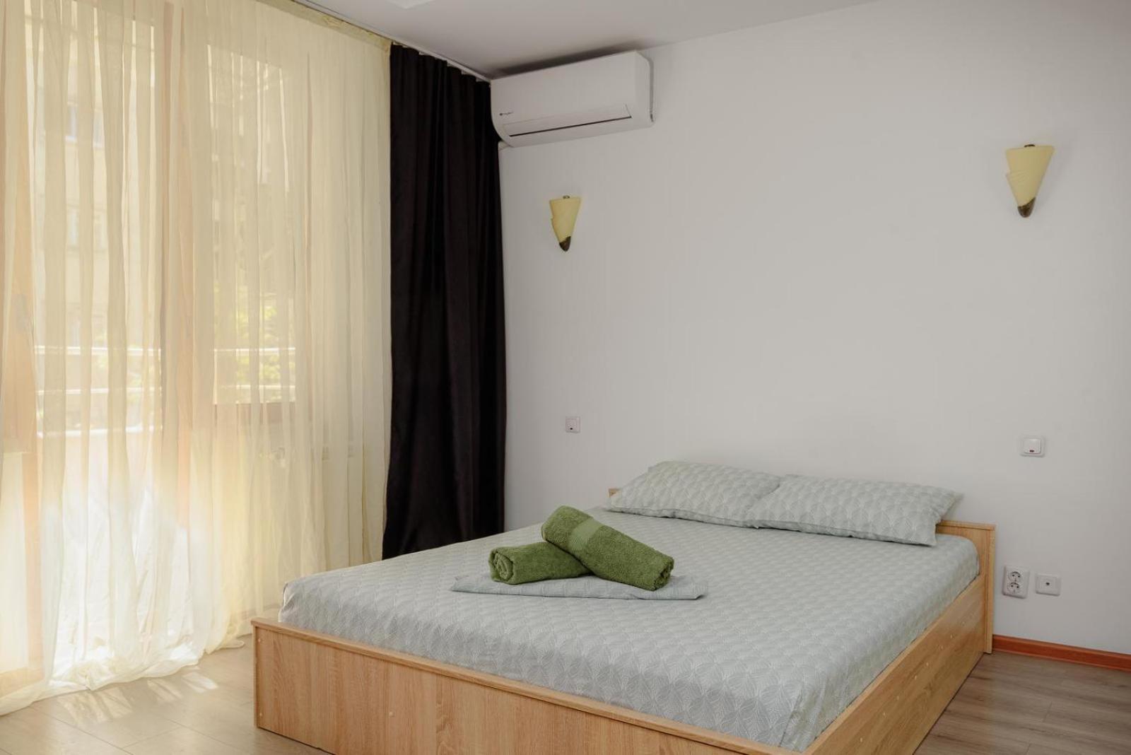 Heart Of Downtown 3 Rooms Apartment Self Check In Bucureşti Ngoại thất bức ảnh