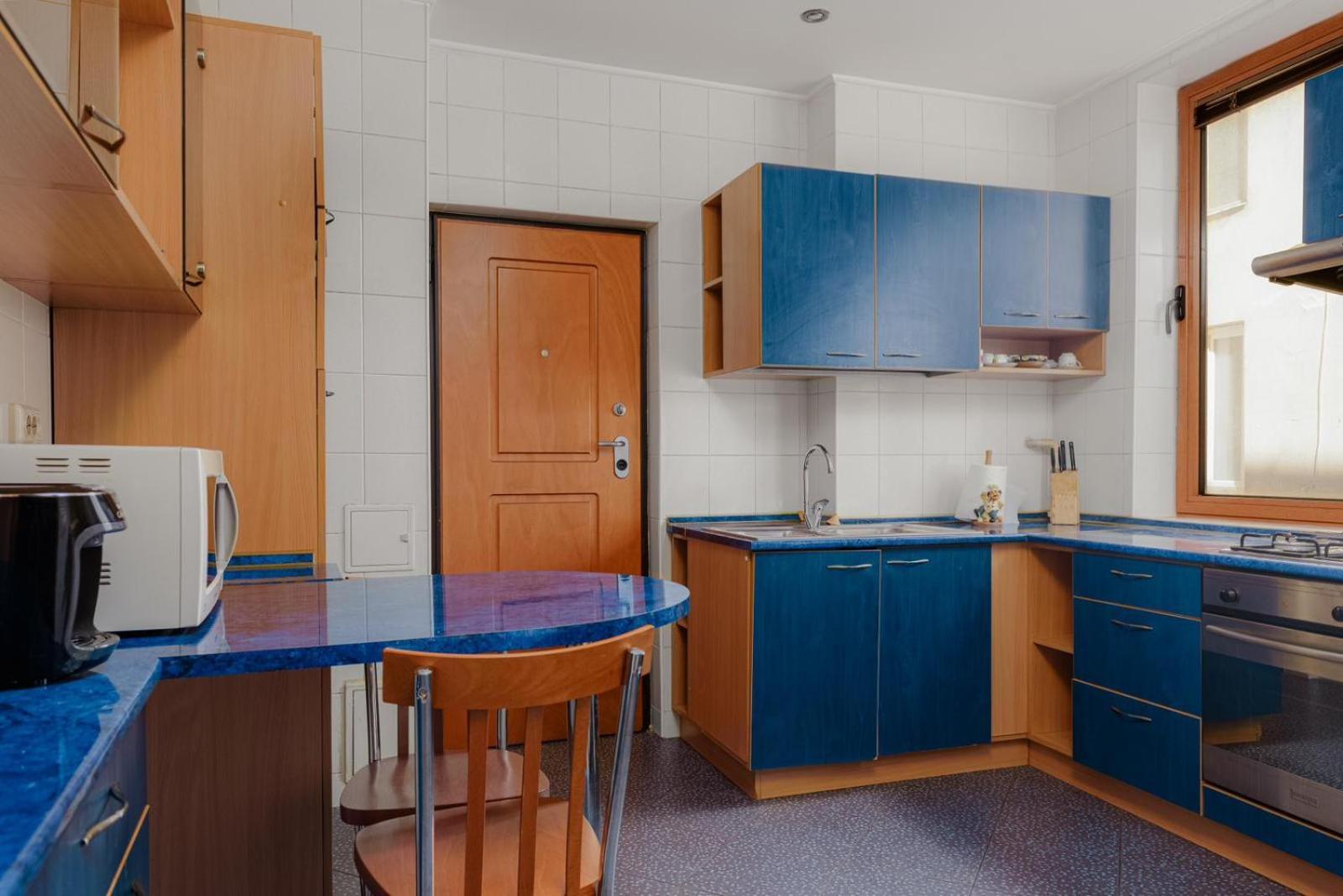 Heart Of Downtown 3 Rooms Apartment Self Check In Bucureşti Ngoại thất bức ảnh