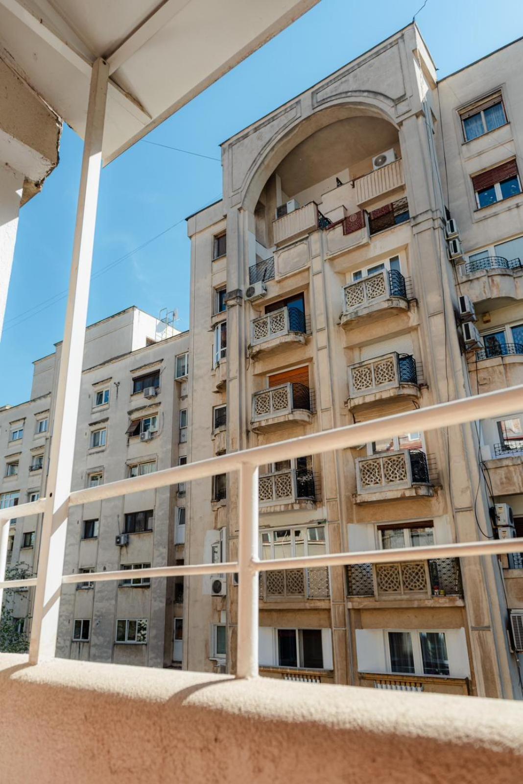 Heart Of Downtown 3 Rooms Apartment Self Check In Bucureşti Ngoại thất bức ảnh