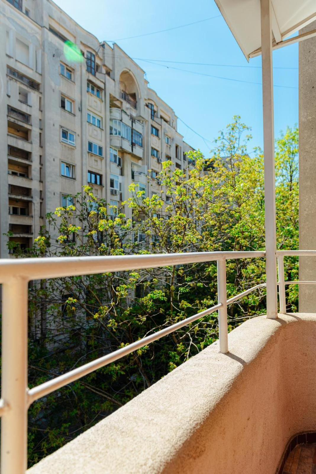 Heart Of Downtown 3 Rooms Apartment Self Check In Bucureşti Ngoại thất bức ảnh