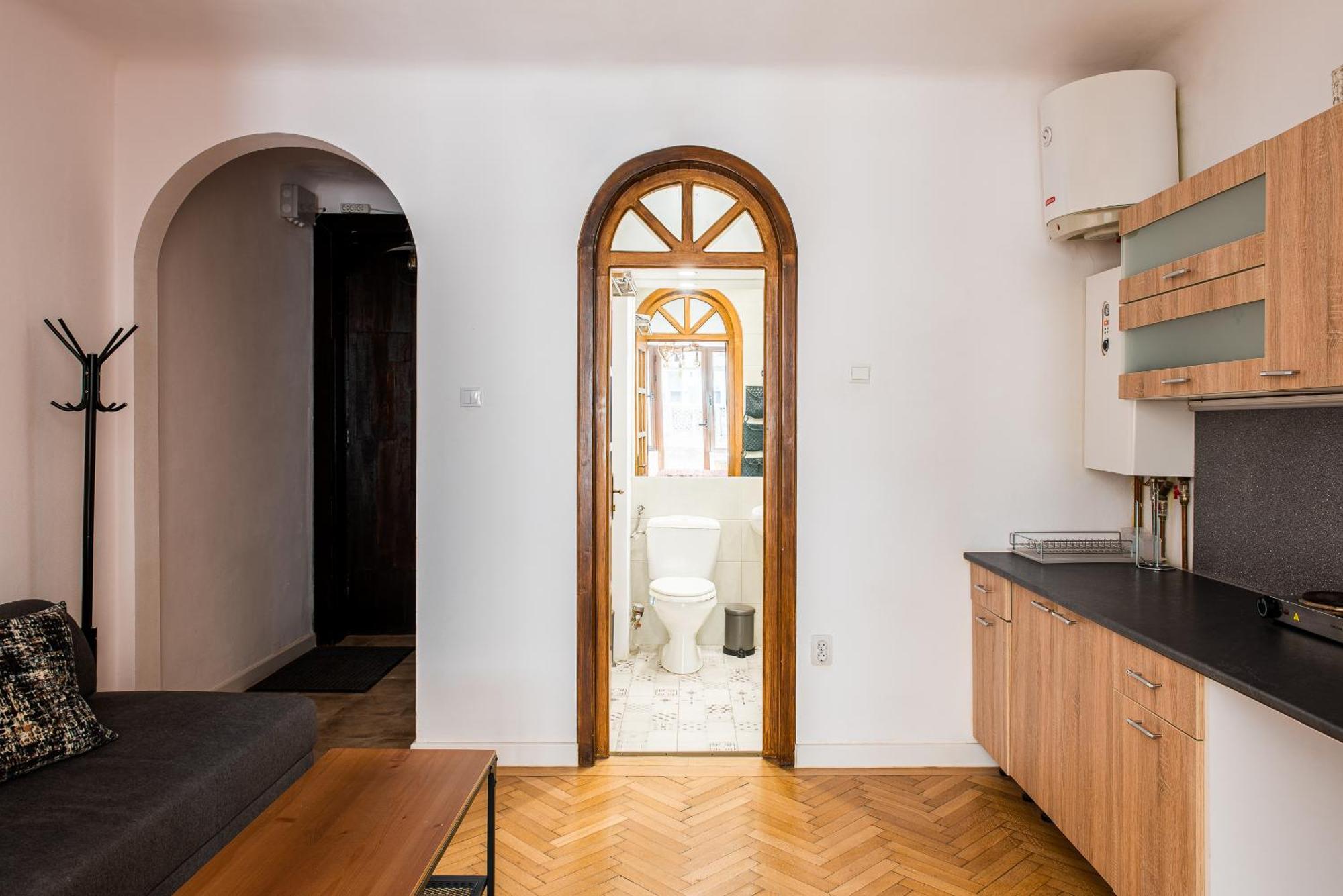 Heart Of Downtown 3 Rooms Apartment Self Check In Bucureşti Ngoại thất bức ảnh