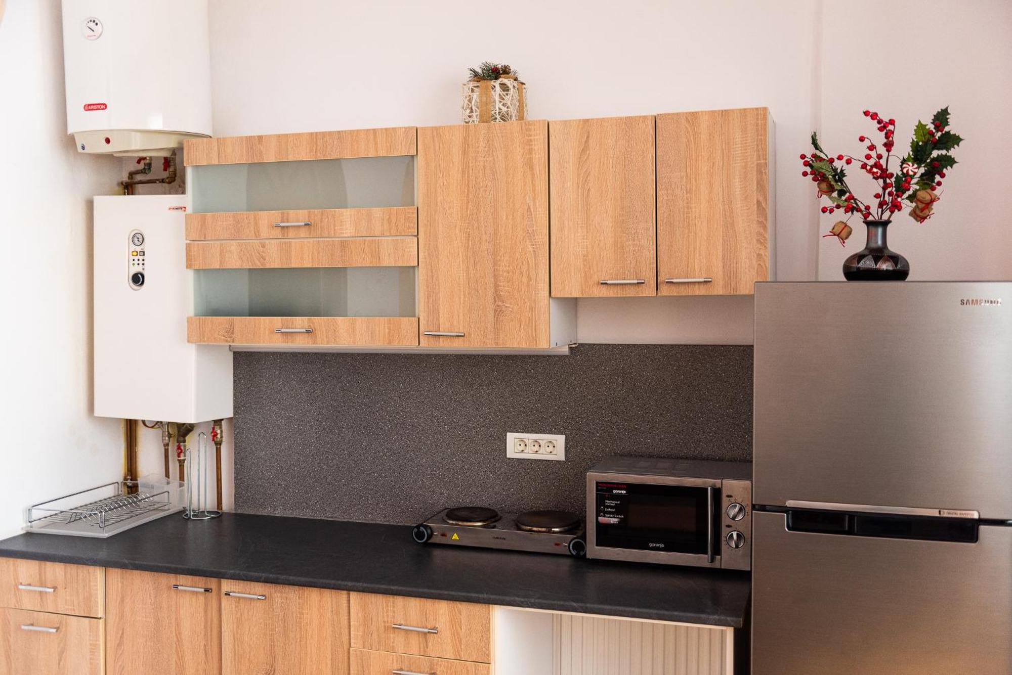 Heart Of Downtown 3 Rooms Apartment Self Check In Bucureşti Ngoại thất bức ảnh